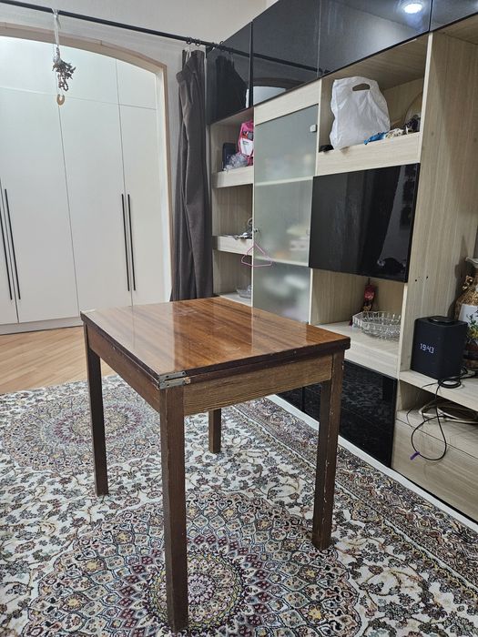 Продается раздвижной стол