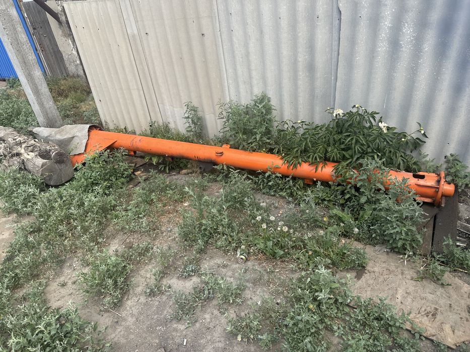 Продам буровую установку на БКМ,БМ. Длина 3м