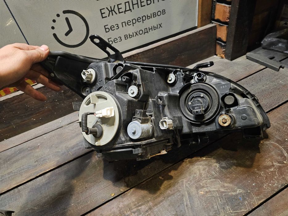 Передняя оптика Lexus RX330 // 350