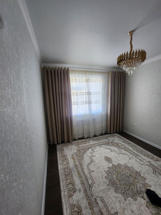 Срочно 3 хонали сотилади