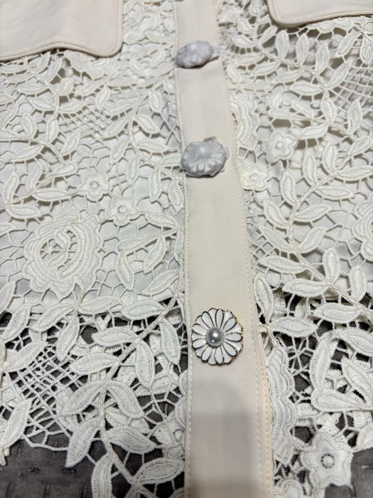 Чисто нова дантелена рокля