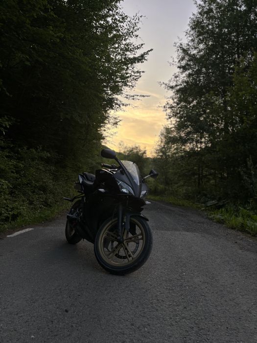 vand yzf r125 stare impecabila