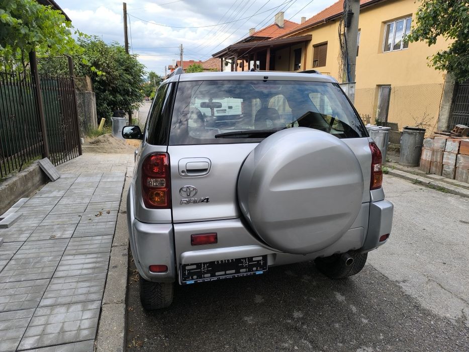 Toyta rav4 2.0 бензин 150кс 4х4 2005г