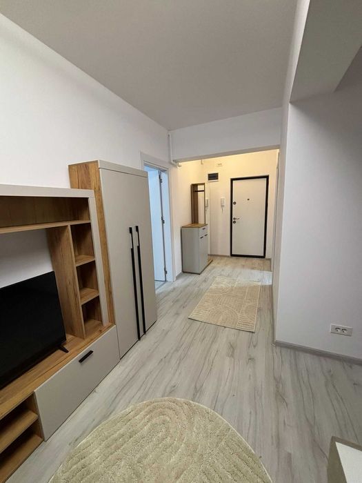 Ofer spre inchiriere garsoniera in bloc nou