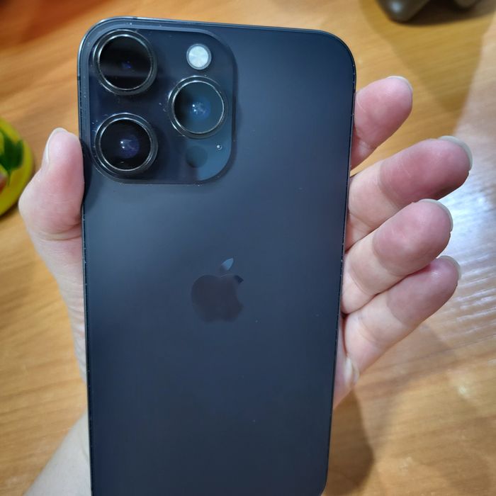 Продам iPhone XR в корпусе iPhone 16 Pro Max