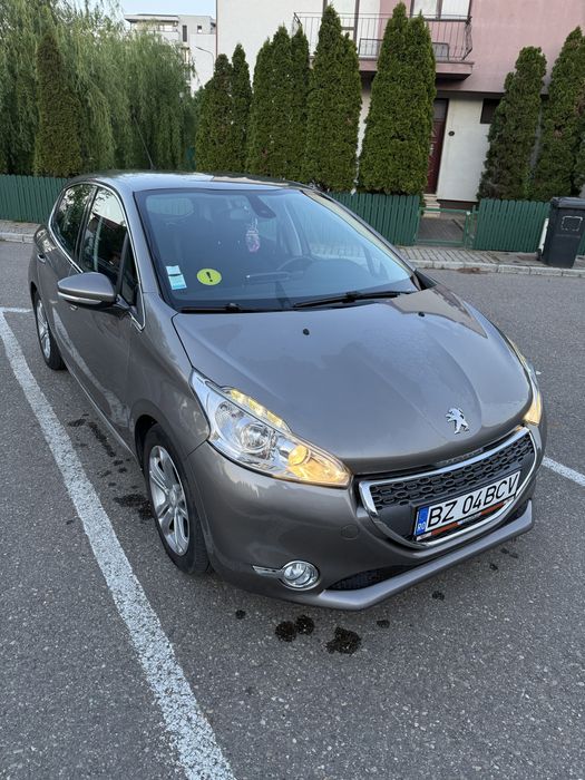 Peugeot 208 1.6i