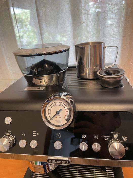 De vanzare aparat de cafea De’Longhi La Specialista Arte EC9155