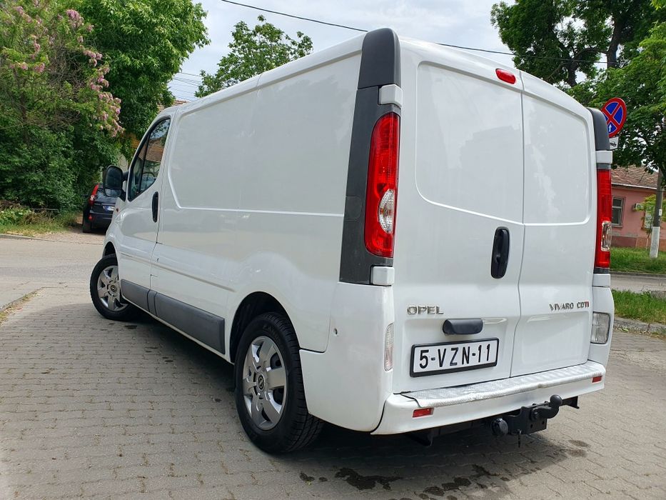 Opel Vivaro 2.0cdti 114cp  2013 euro 5
