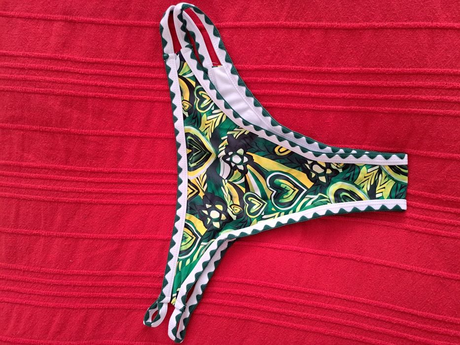 Нов бански от две части, размер L