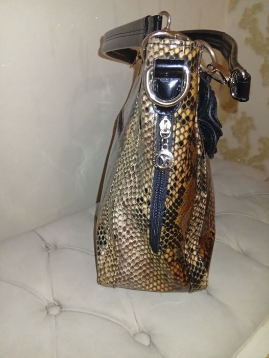 Дамская сумка. Лаковая