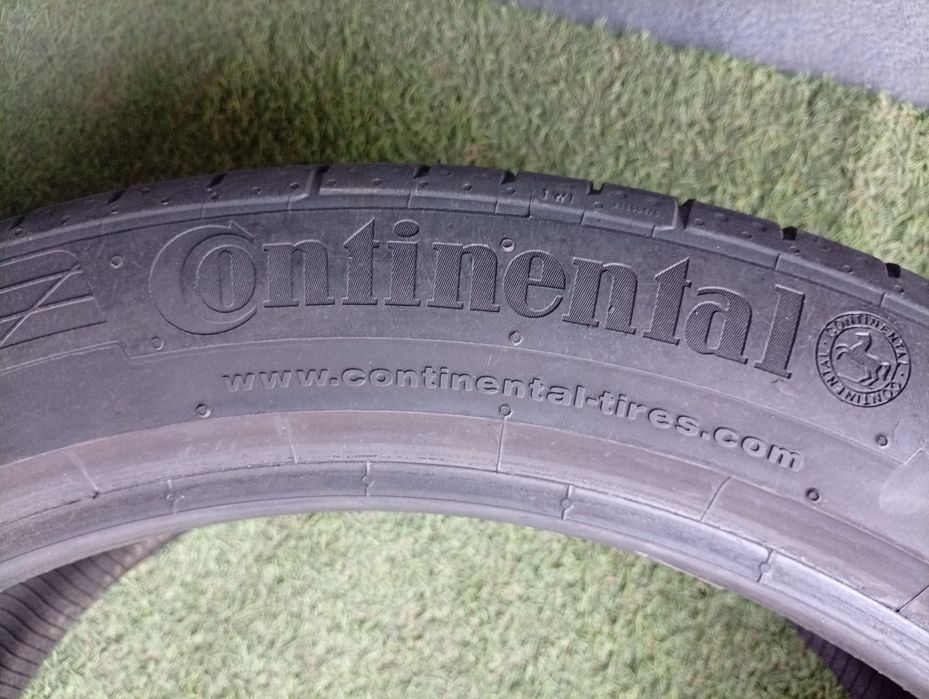 235 45 20 Continental