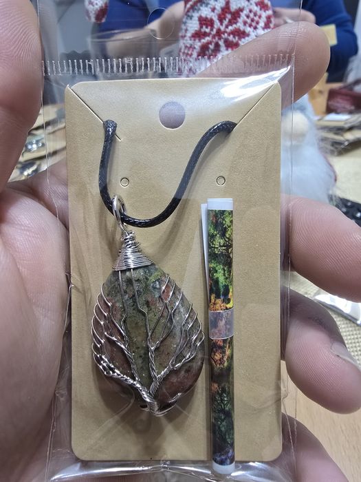 Колие  Дървото на живота си естествени камъни