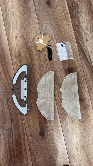 EZVIZ RE4 Plus – Aspirator robot 2 în 1 – Mop + Stație golire – Garanție Extinsă