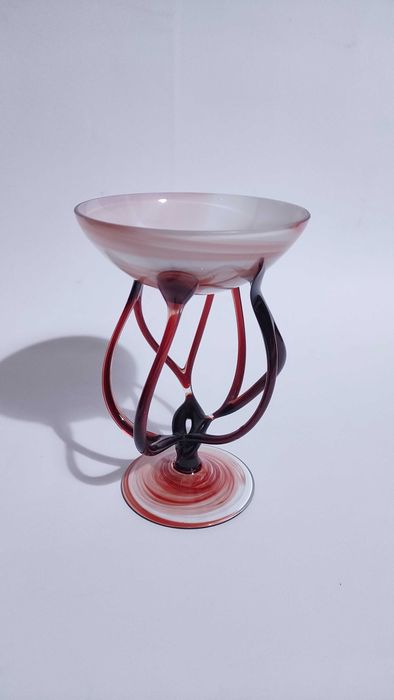 Купа на пиедестал от арт стъкло