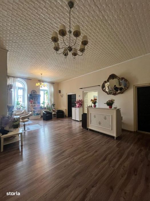 Spatiu comercial ultracentral premium de vanzare, 721 mp util, 1302 mp