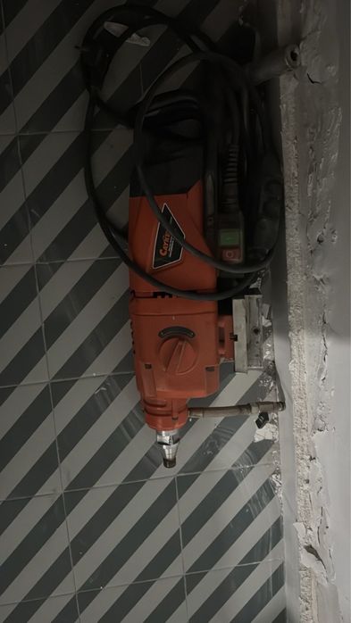 Алмазное сверление отверстия