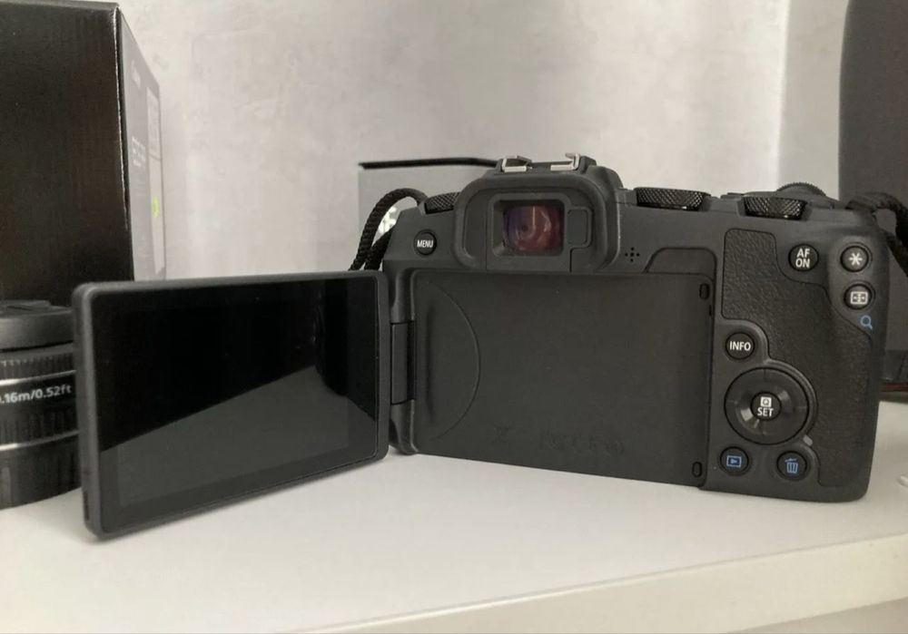 Canon EOS RP + 2 объектива