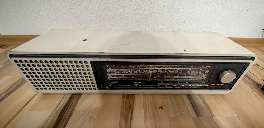 Radio vechi Grundig RF 611 retro vintage de colecție anii 70