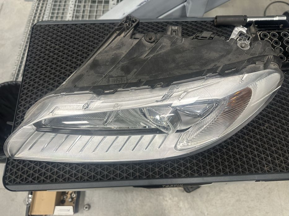 Volvo s80 ляв фар 2015
