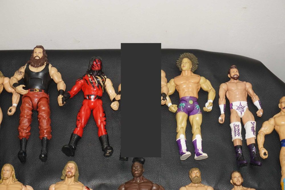 64 Кеч Фигури D-Von Dudley/Test/Lita/Lana/Booker T/Edge/CM Punk/Miz