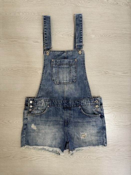 Джинсовый комбенизон женский Stradivarius, короткий,синий, размер 38