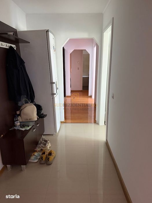 Apartament 3 camere , renovat recent, zona Sebastian-Rahova
