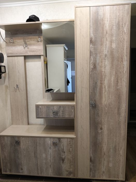 Продам шкаф в прихожую