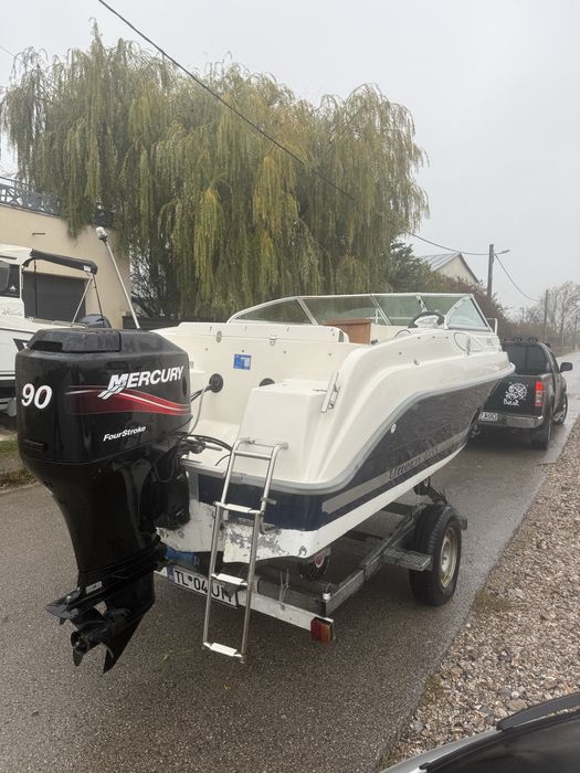 Barca Semicabinata Uttern D55 exclusive + motor+Peridoc