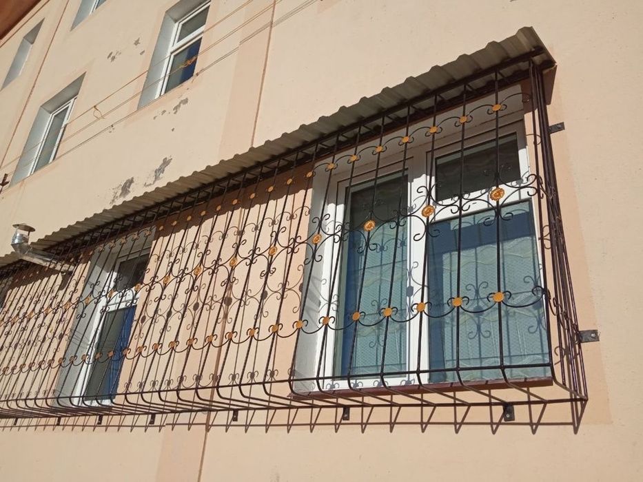 Установка решетки на раму и ограждение