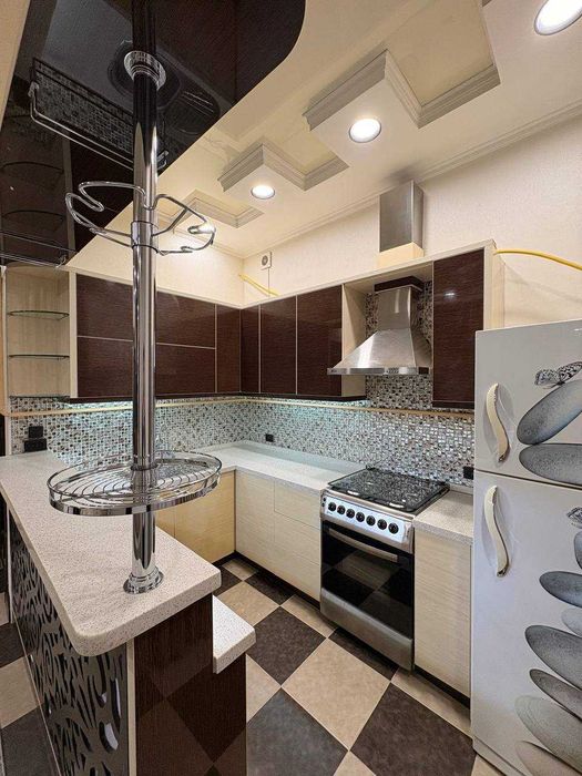 2х комнатная Шайхантахурский Район Высокопотолочка 2/2/4 Лабзак