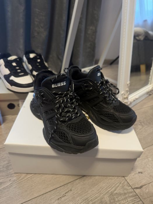 Дамски обувки guess