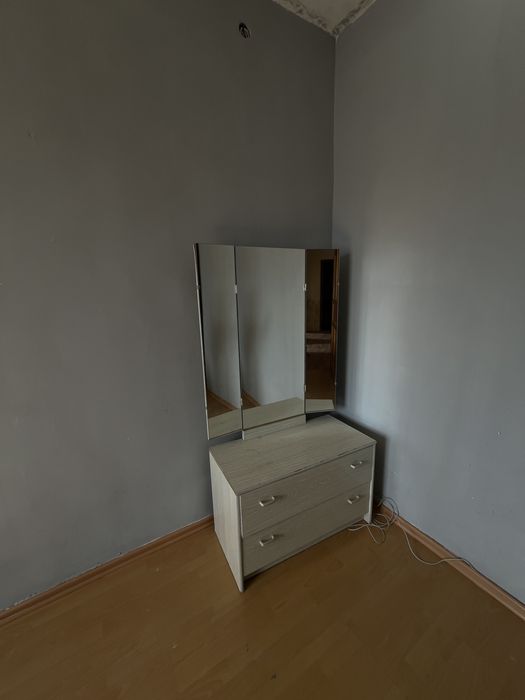 Тумба с зеркалом