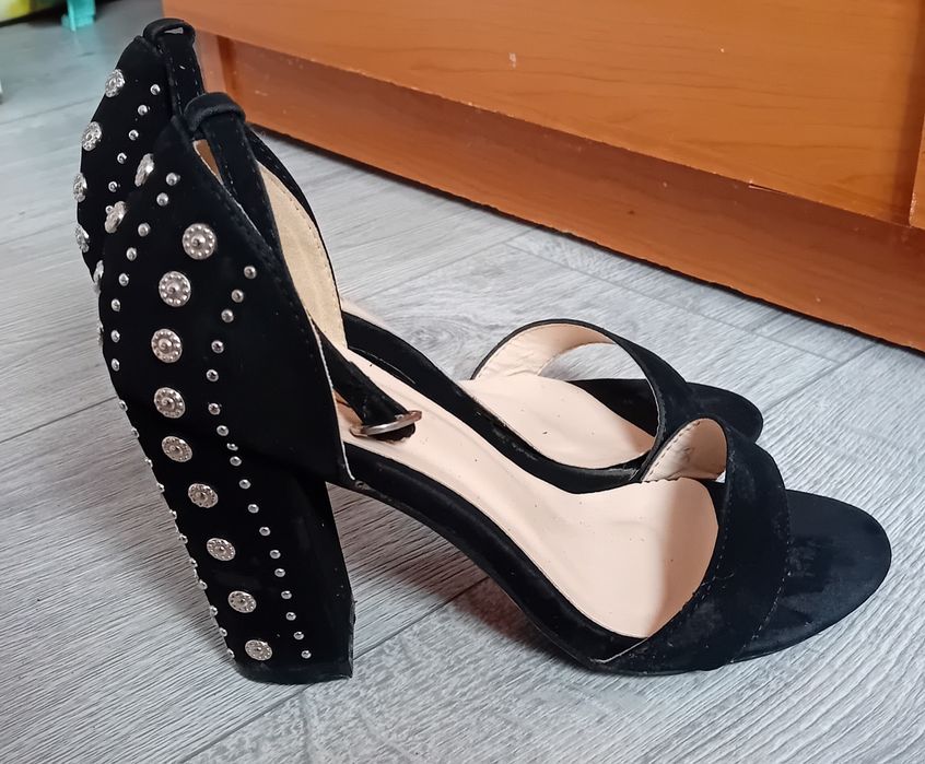 Sandale cu toc Paola Black