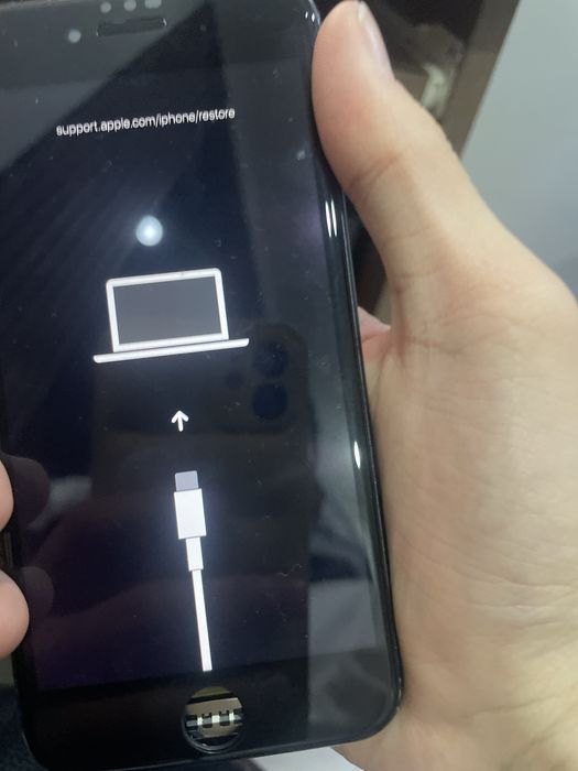 Продам айфон 7 на айклауде