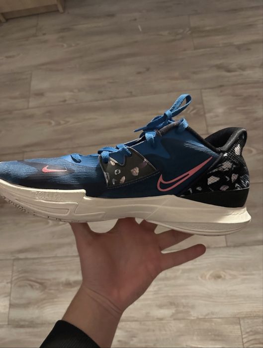 Kyrie 5 low rare
