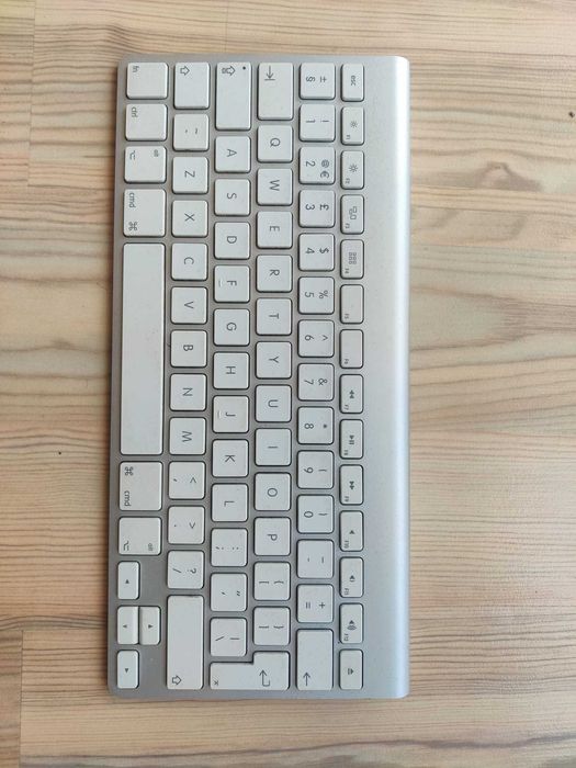 Tastatura Apple Magic in stare buna, perfect functionala