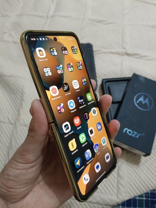 Motorola razr 2023 Plus Black infinity 8/256 GBB