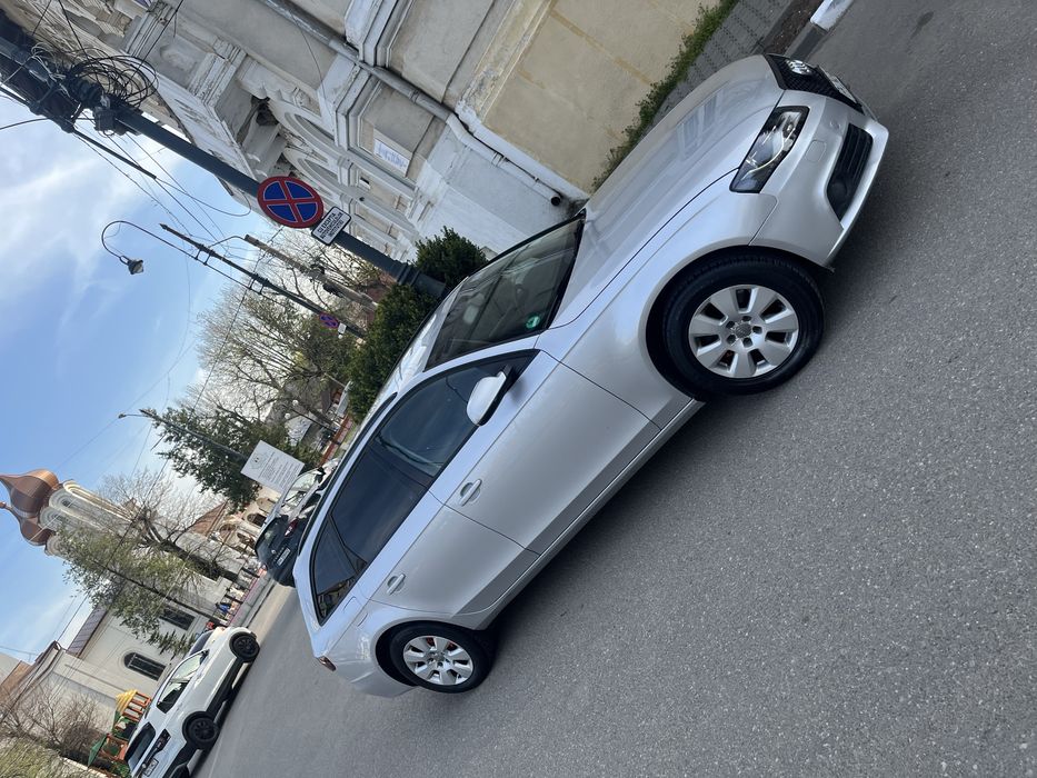 Vand sau schimb Audi a4 b8 2.0 tdi 143 2010