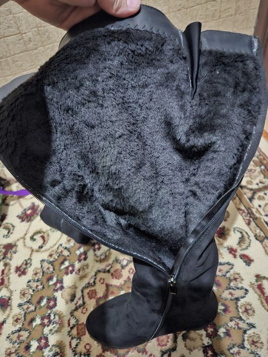 Замшивые высокие сапоги