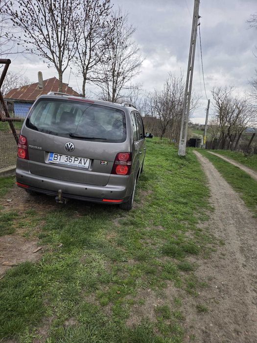 Mașina wolzvagan touran