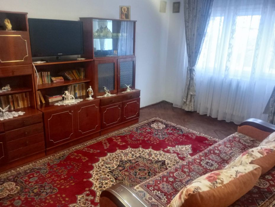 Închiriez apartament două camere zona Spitalul de copii