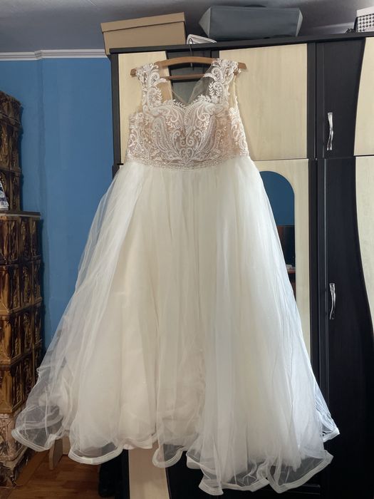 Vand rochie de mireasa