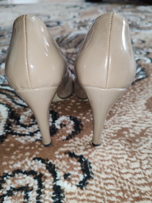 Продам туфли лодочки