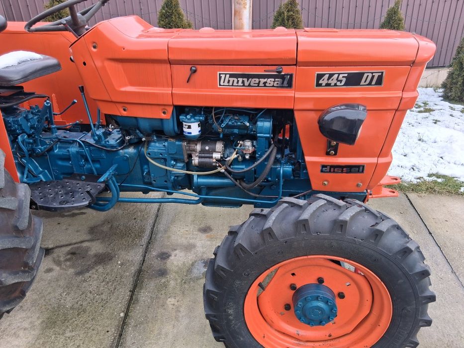 Tractor universal 445 dt