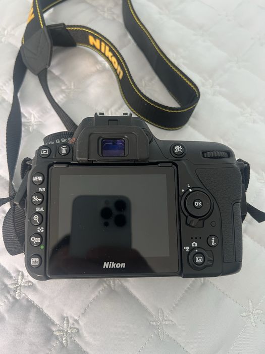Nikon D7500 + 3 обектива ,3 батерии ,3 филтъра ,2 зарядни