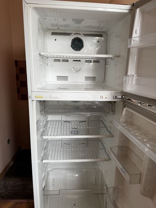 Продам б/у холодильник, самовывоз