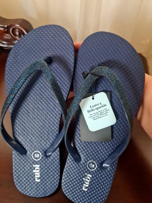 Продам женские сланцы. Женская обувь. Подарок на 8 марта!