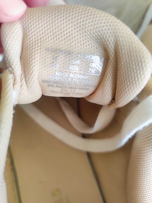 Нови оригинални спортни обувки Guess