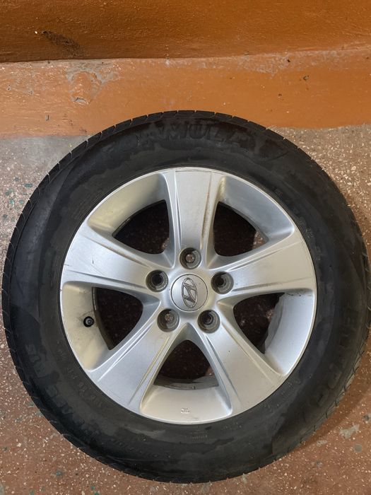 Шины с дисками R15 продаю