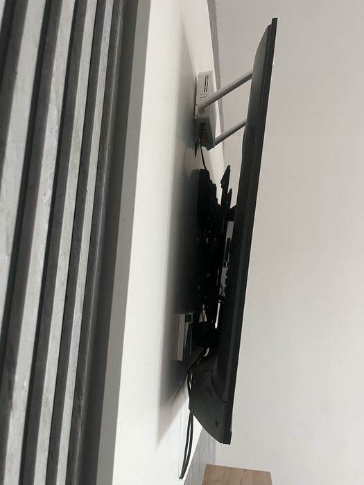 Телевизор самсунг почти новый